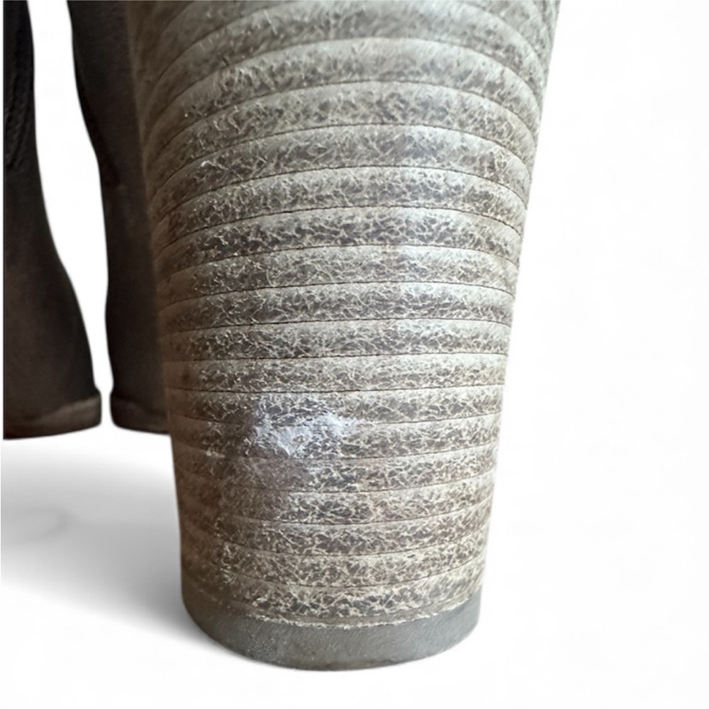 Christian Louboutin Adox Metallic boots
RETAIL 1,595 - Picture 7 of 8